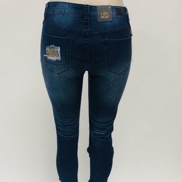 Jean's - Picture 4 of 8